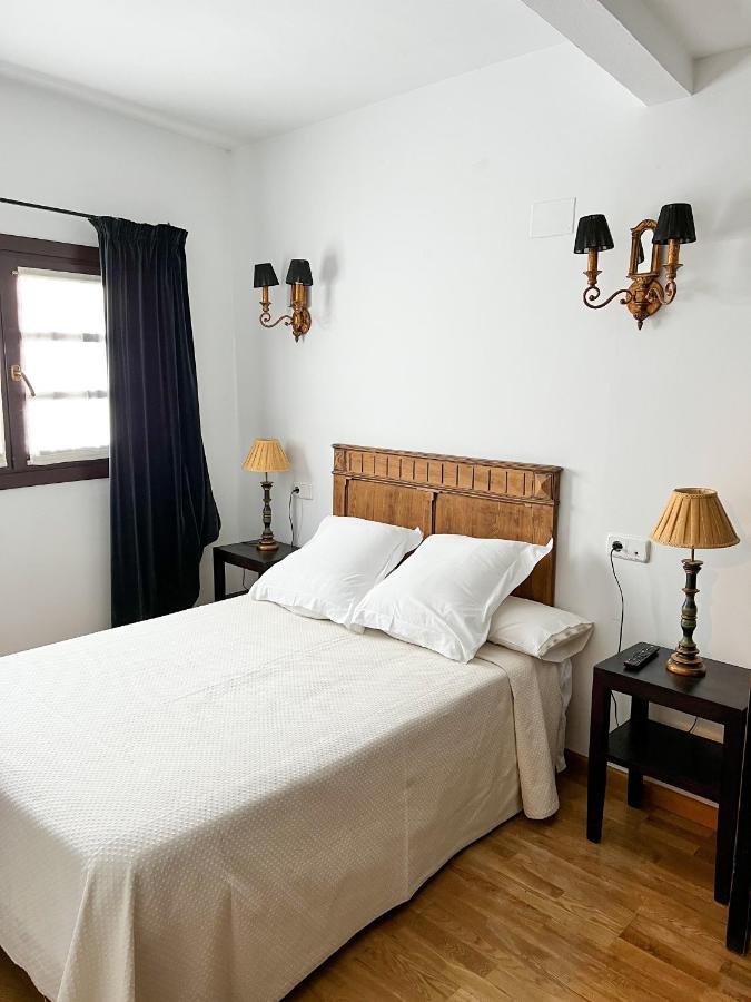 Hostal Servilia Carmona  Extérieur photo