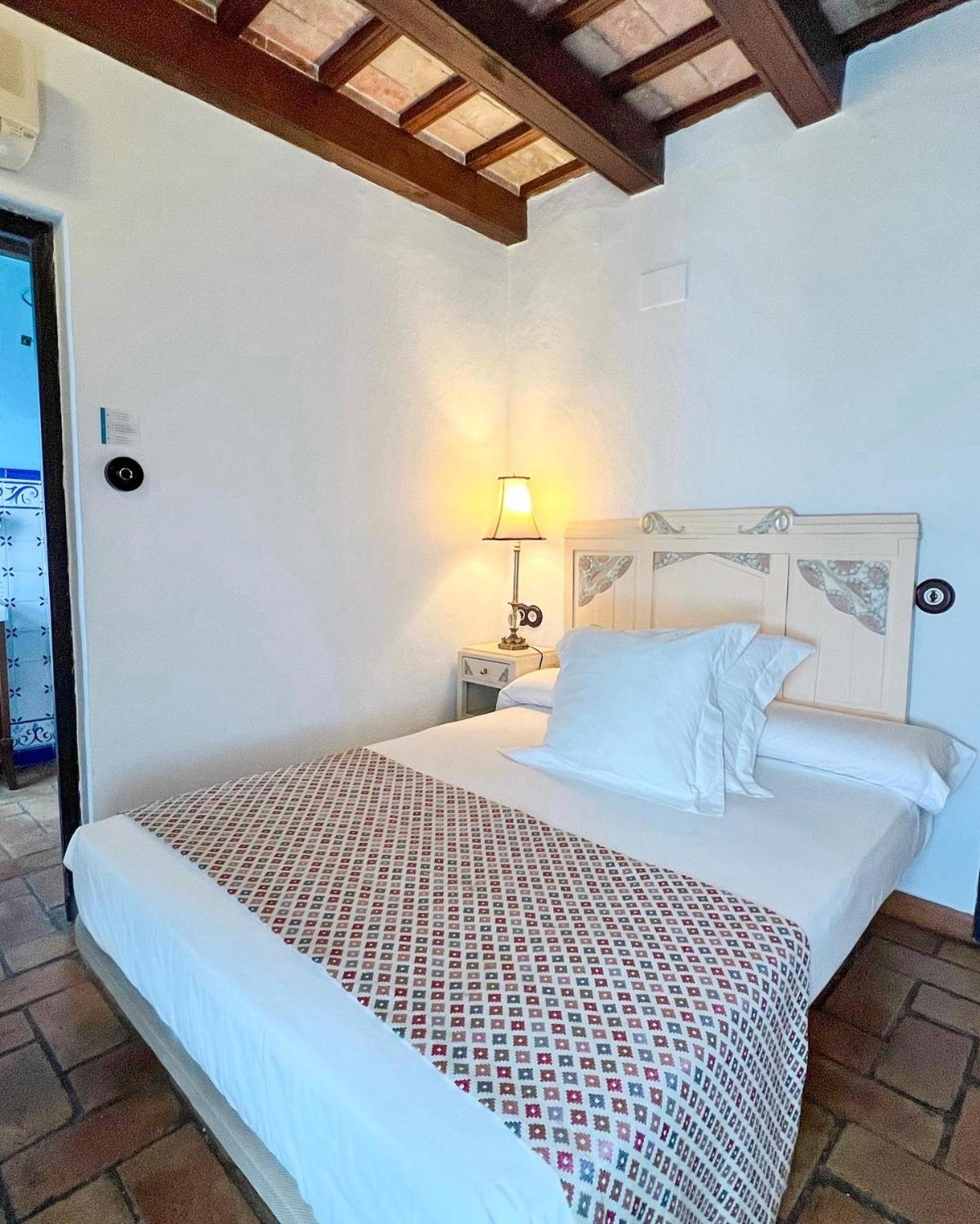 Hostal Servilia Carmona  Extérieur photo
