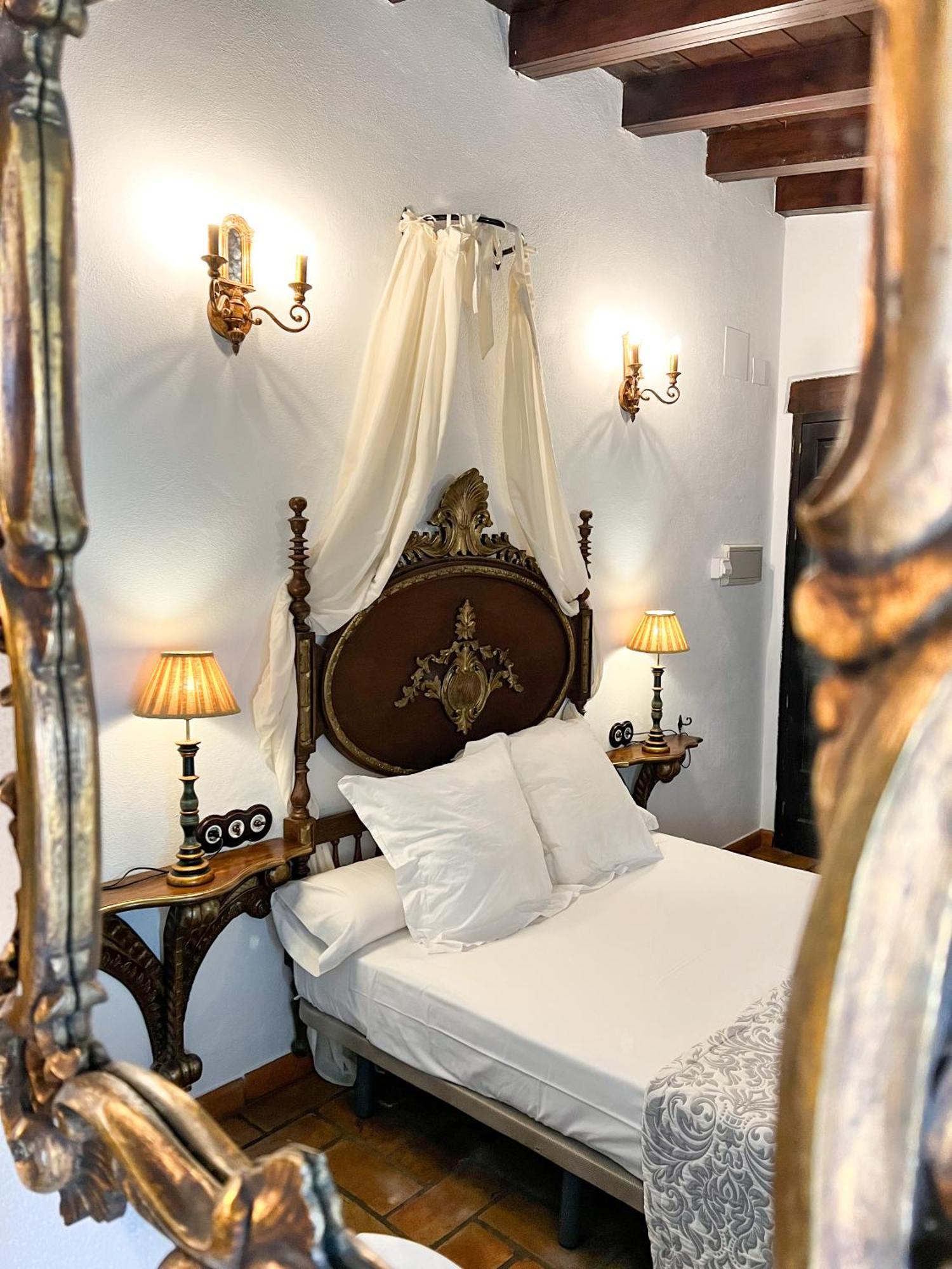 Hostal Servilia Carmona  Extérieur photo