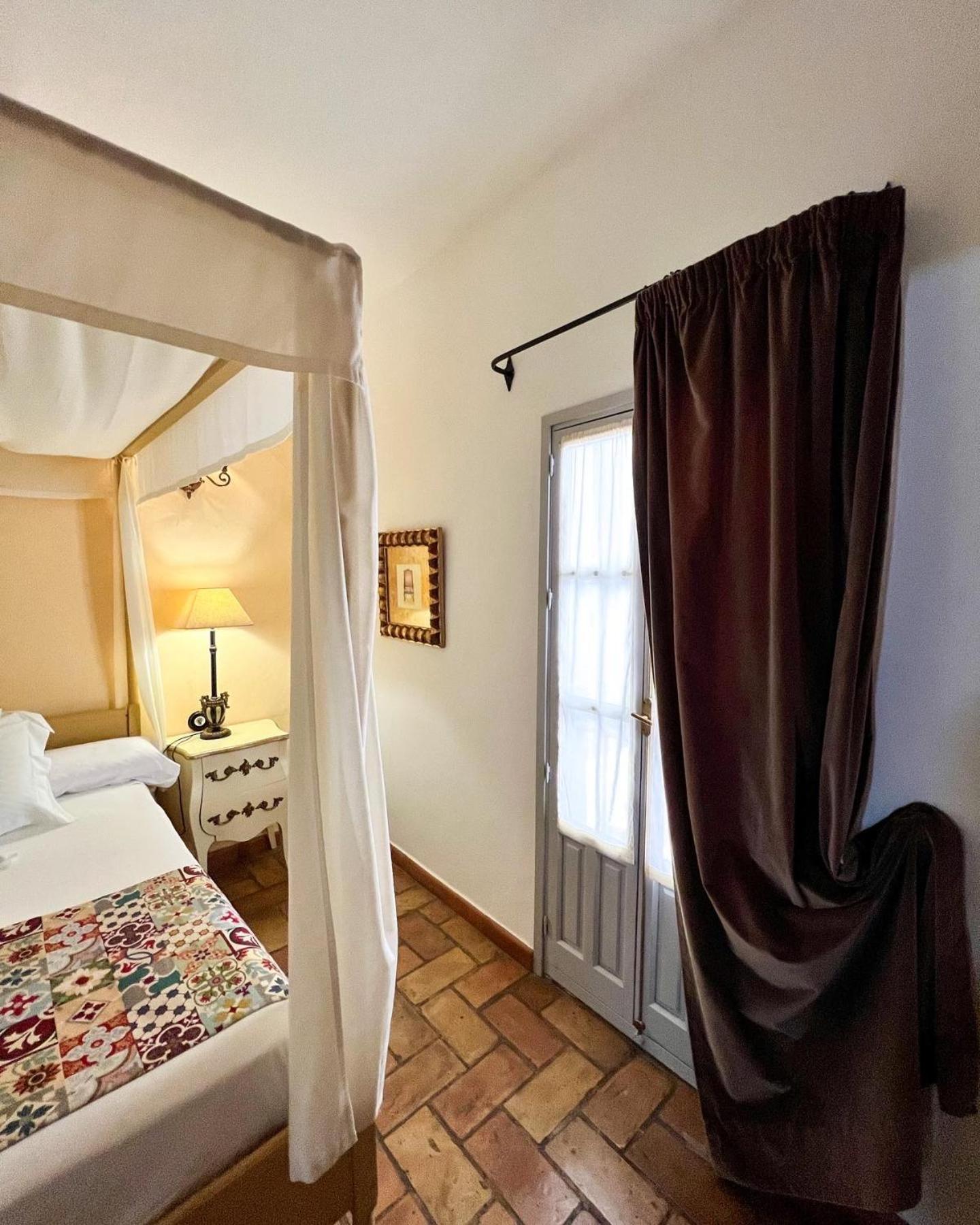 Hostal Servilia Carmona  Extérieur photo