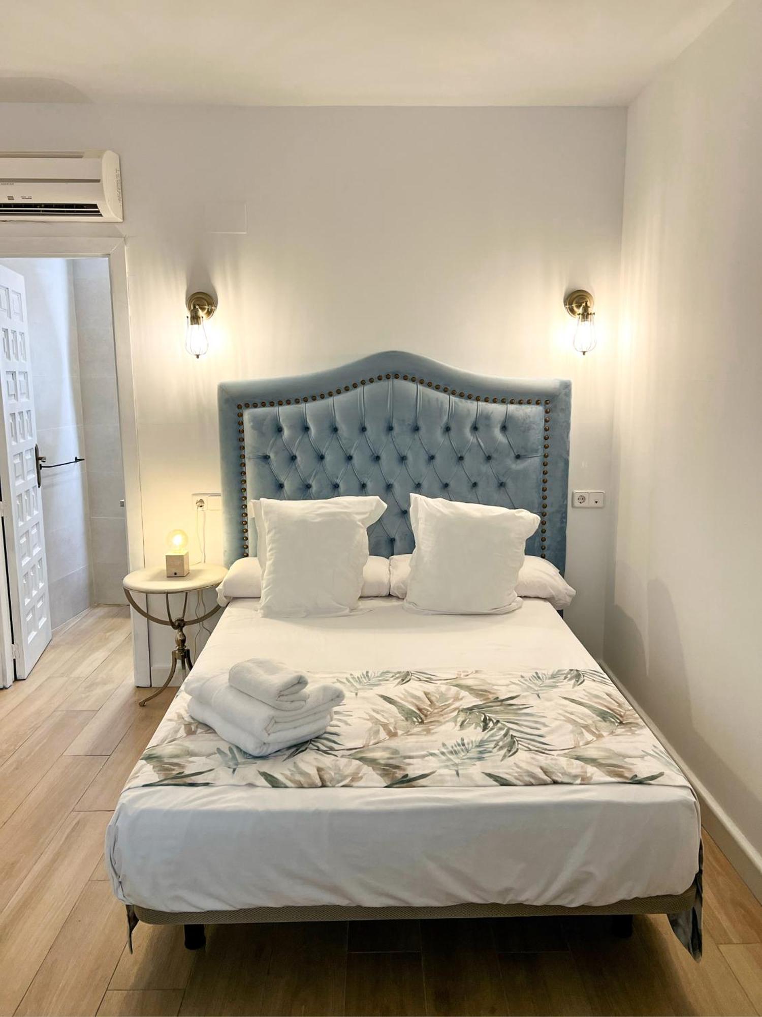 Hostal Servilia Carmona  Extérieur photo