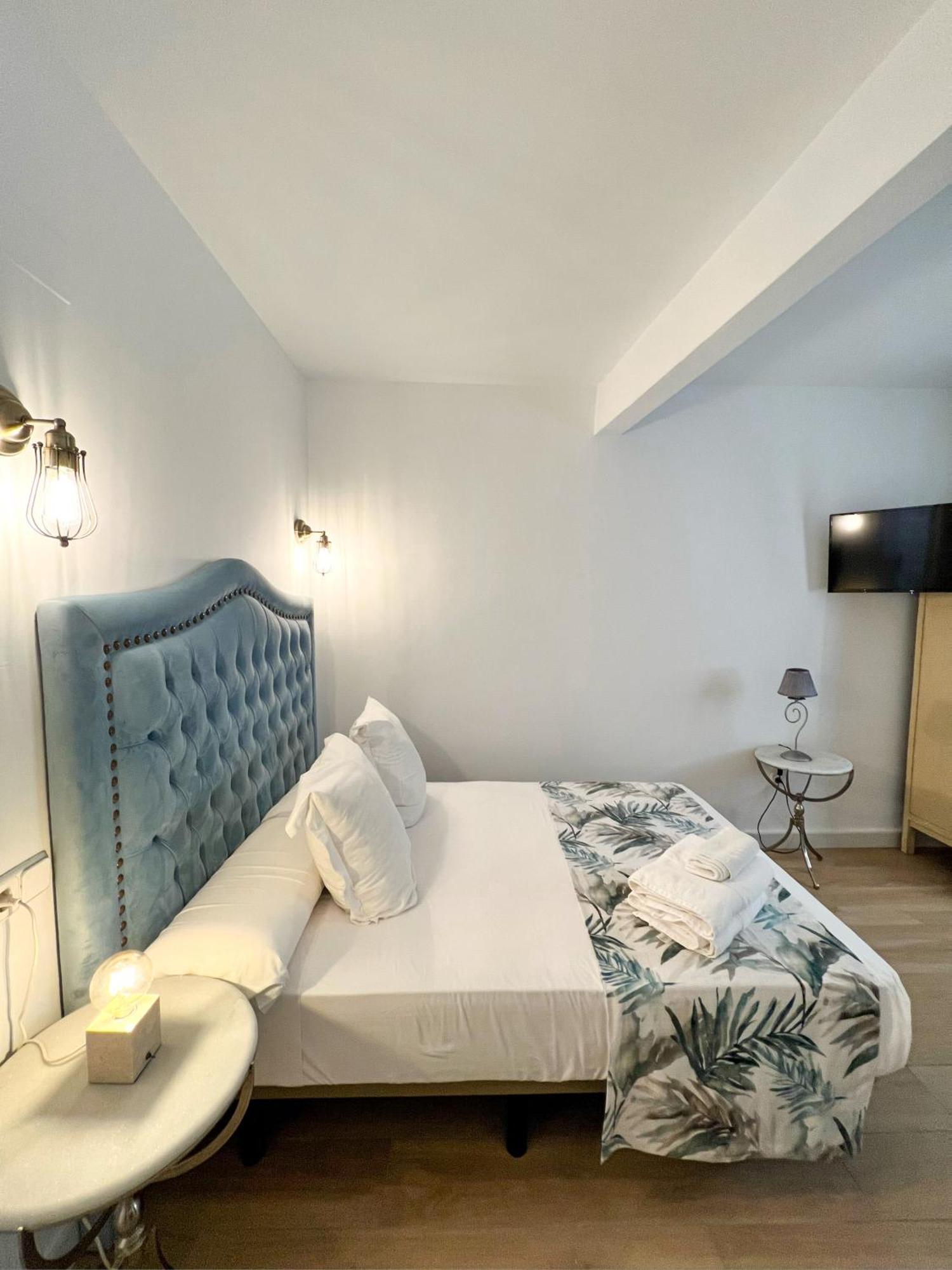 Hostal Servilia Carmona  Extérieur photo